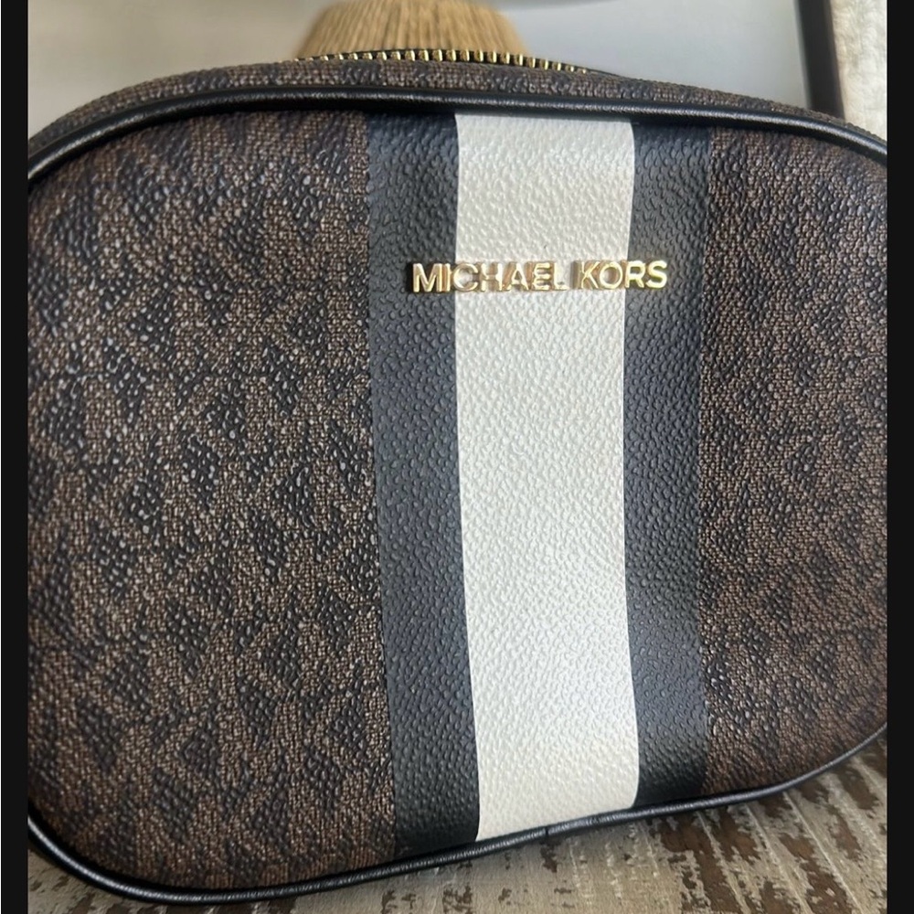 Michael Kors Brown and Black Crossbody Bag - Picture 5 of 7